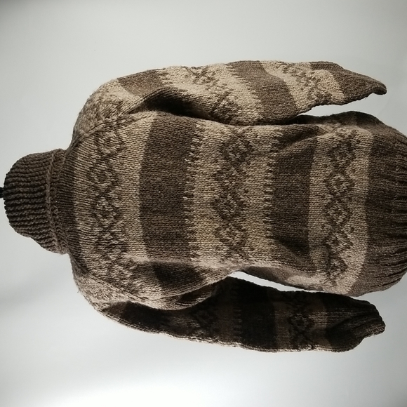 100% Wool Sweater Handknit - Picture 2 of 4
